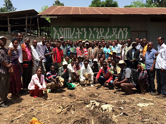 Nuru Agriculture and Cooperative Team members, Nuru cooperative leaders and Lante Cooperative leaders pose for a picture after the experience-sharing visit.