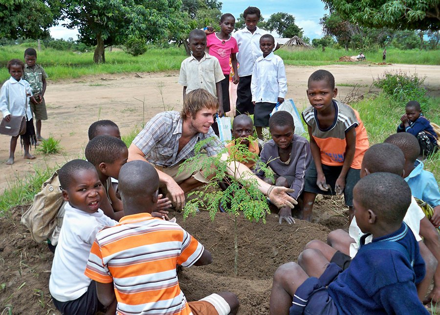 Planting Moringa with Cholensenga Basic School